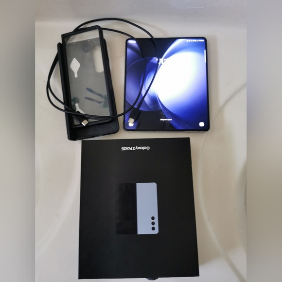 Samsung Galaxy Z Fold5 256gb Icy blue - Picture 15 of 15